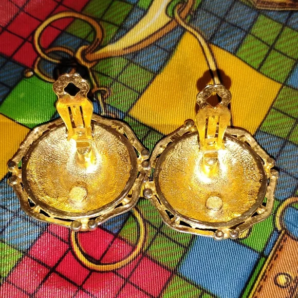 VINTAGE ORNATE GOLD MULTICOLOR RHINESTONE EARRINGS - Picture 3 of 7